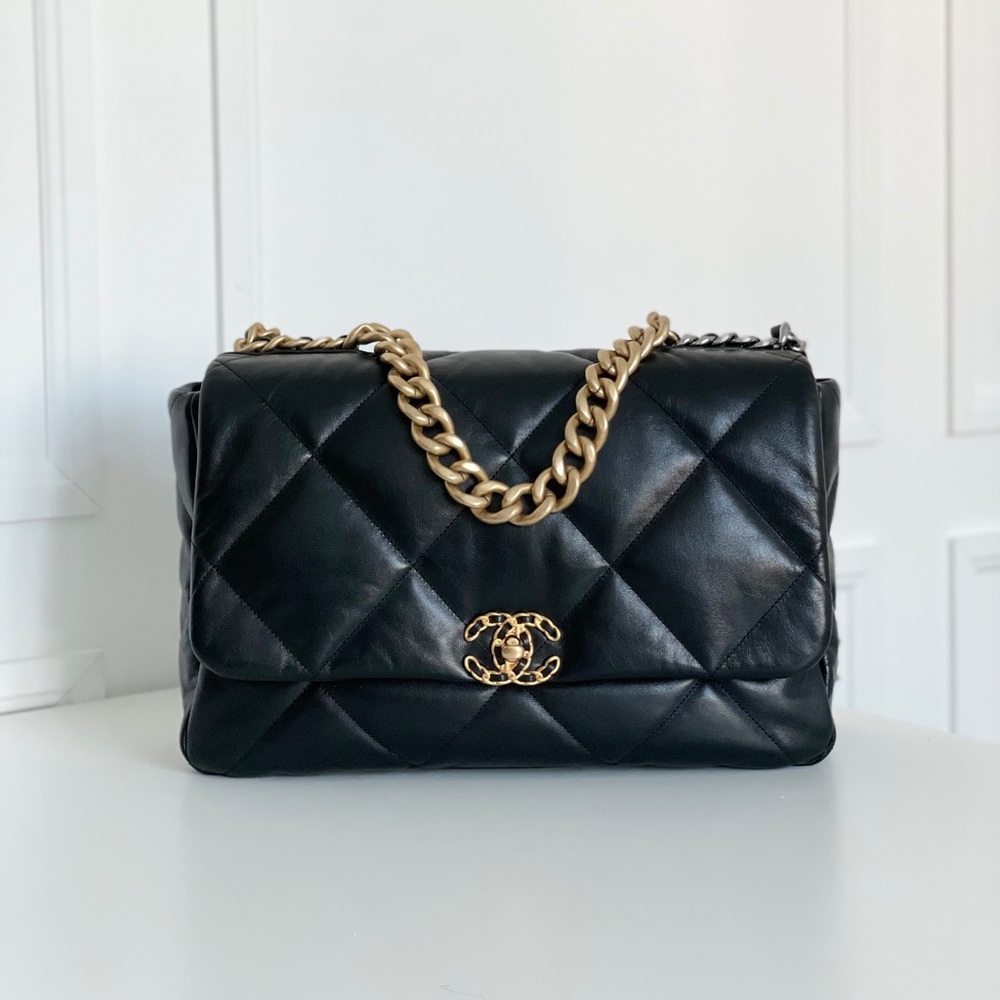 ❌SOLD❌Chanel 19 Maxi Flap bag